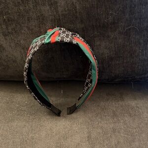 Stylish Black and Green Headband